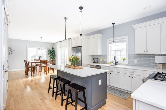 142 Ferreira Avenue, Portsmouth, RI 02871