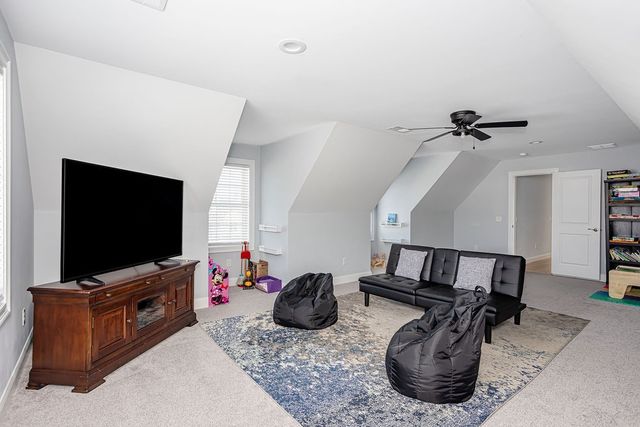 142 Ferreira Avenue, Portsmouth, RI 02871