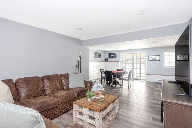 142 Ferreira Avenue, Portsmouth, RI 02871