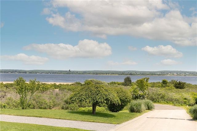 142 Ferreira Avenue, Portsmouth, RI 02871