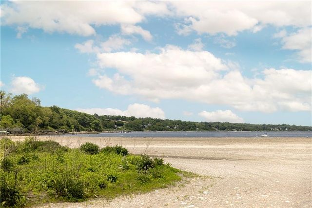 142 Ferreira Avenue, Portsmouth, RI 02871