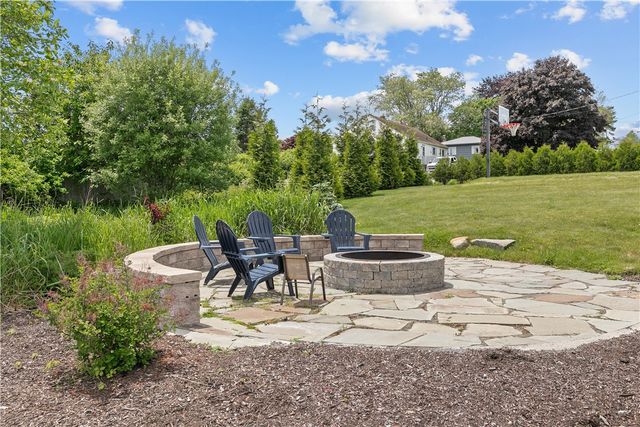 142 Ferreira Avenue, Portsmouth, RI 02871