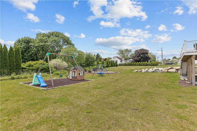 142 Ferreira Avenue, Portsmouth, RI 02871