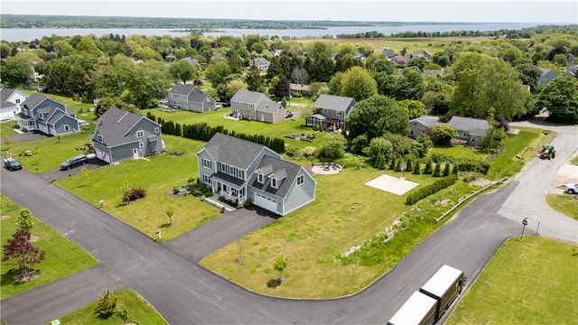 142 Ferreira Avenue, Portsmouth, RI 02871