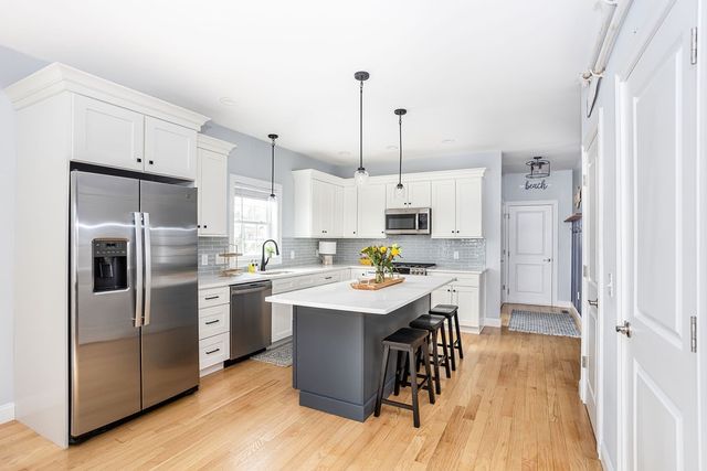 142 Ferreira Avenue, Portsmouth, RI 02871