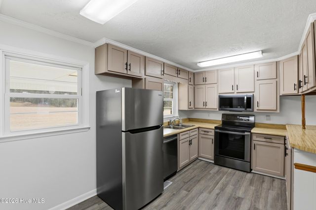 641 Haws Run Road, Jacksonville, NC 28540