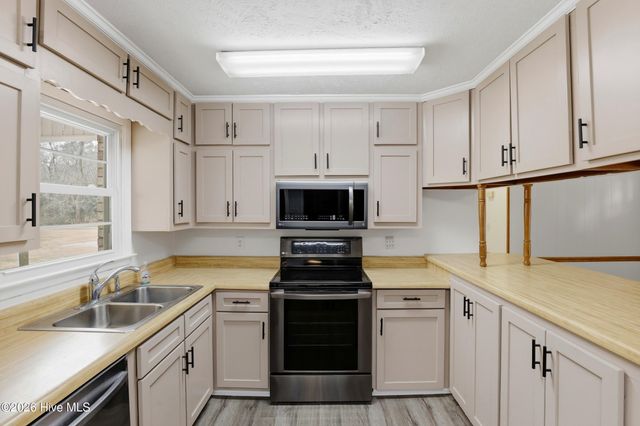 641 Haws Run Road, Jacksonville, NC 28540