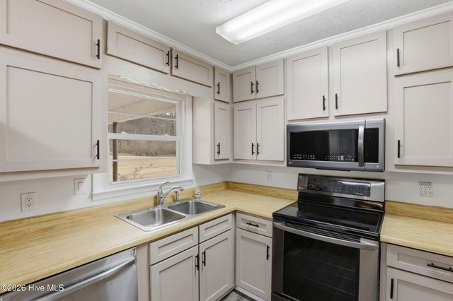 641 Haws Run Road, Jacksonville, NC 28540