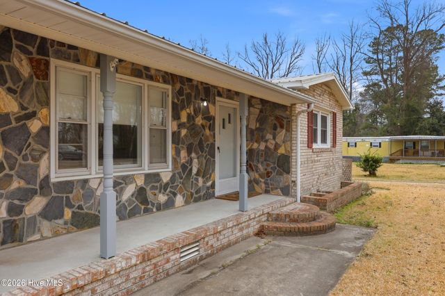 641 Haws Run Road, Jacksonville, NC 28540