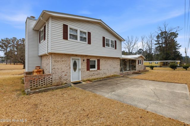 641 Haws Run Road, Jacksonville, NC 28540