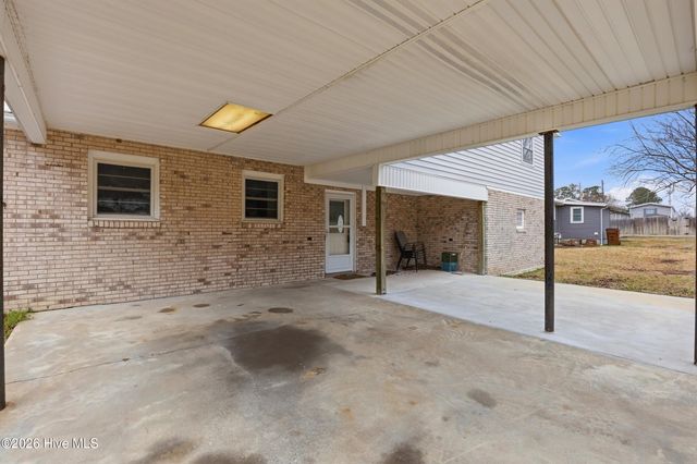 641 Haws Run Road, Jacksonville, NC 28540