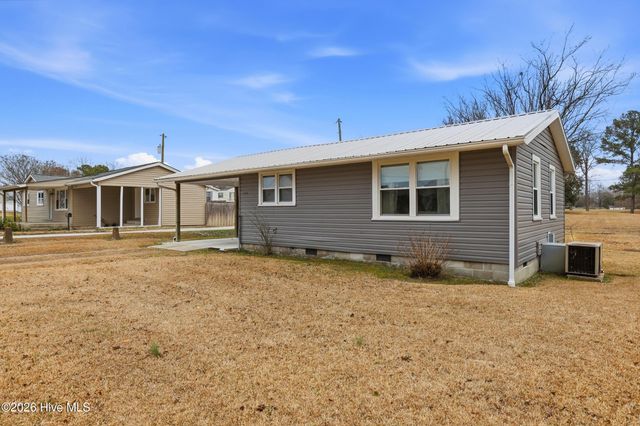 641 Haws Run Road, Jacksonville, NC 28540