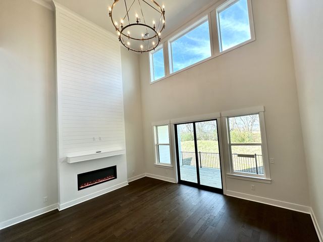 2072 Conductor Ln, Thompsons Station, TN 37179