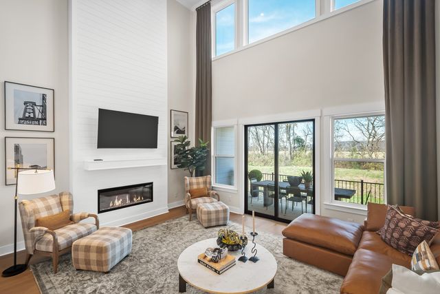 2072 Conductor Ln, Thompsons Station, TN 37179