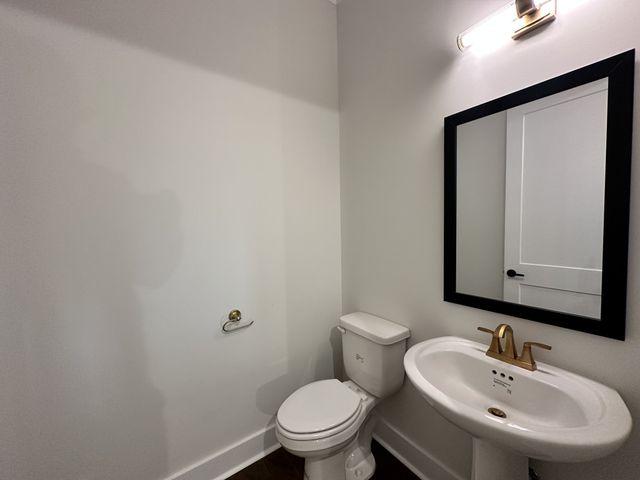 2072 Conductor Ln, Thompsons Station, TN 37179