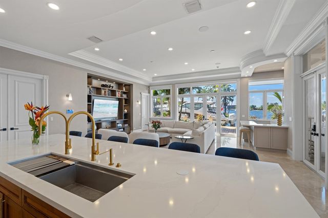 2593 SE 8th Street, Pompano Beach, FL 33062