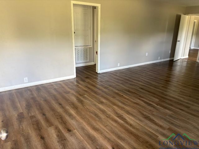 8428 N US HWY 79, De Berry, TX 75639