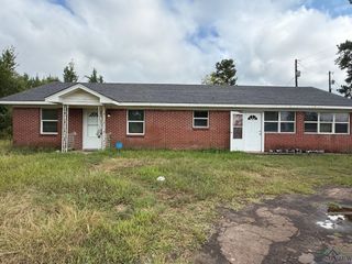 8428 N US HWY 79, De Berry, TX 75639