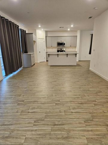 2844 N Vahe Avenue, Fresno, CA 93737