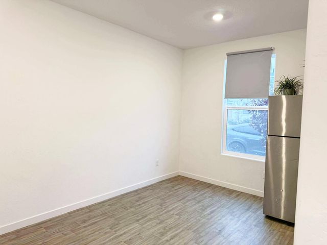 2844 N Vahe Avenue, Fresno, CA 93737