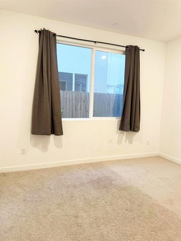 2844 N Vahe Avenue, Fresno, CA 93737