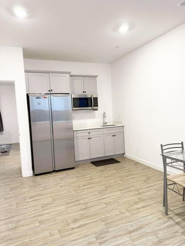 2844 N Vahe Avenue, Fresno, CA 93737