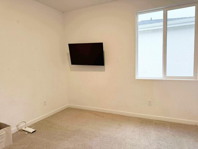 2844 N Vahe Avenue, Fresno, CA 93737