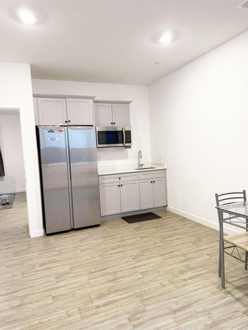 2844 N Vahe Avenue, Fresno, CA 93737