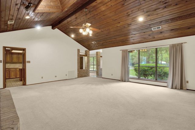 1714 Coe Road, Pinehurst, TX 77362