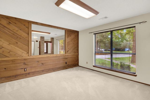 1714 Coe Road, Pinehurst, TX 77362