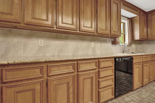 1714 Coe Road, Pinehurst, TX 77362