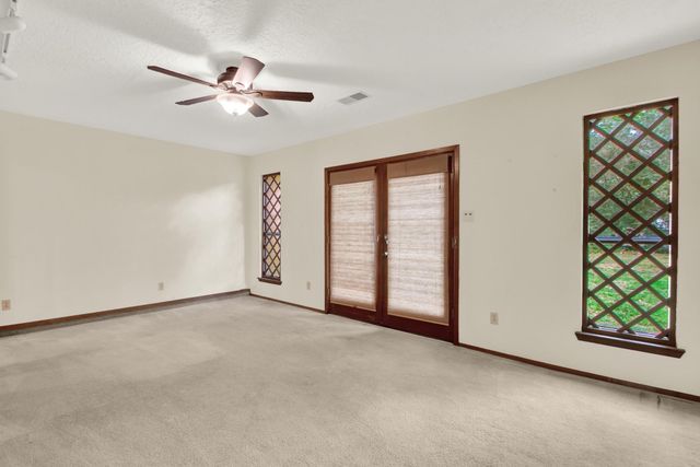 1714 Coe Road, Pinehurst, TX 77362