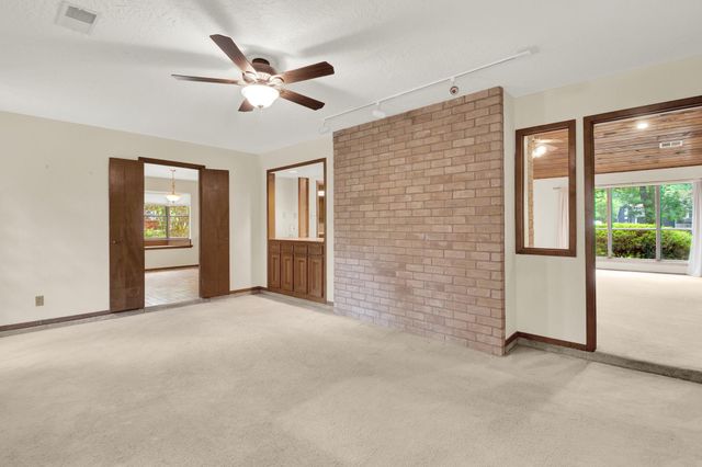 1714 Coe Road, Pinehurst, TX 77362