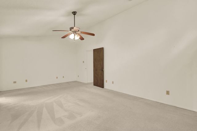 1714 Coe Road, Pinehurst, TX 77362