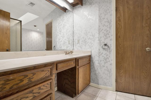 1714 Coe Road, Pinehurst, TX 77362