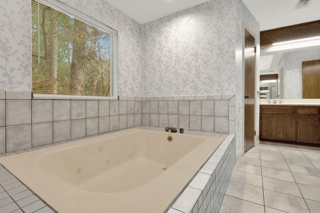 1714 Coe Road, Pinehurst, TX 77362