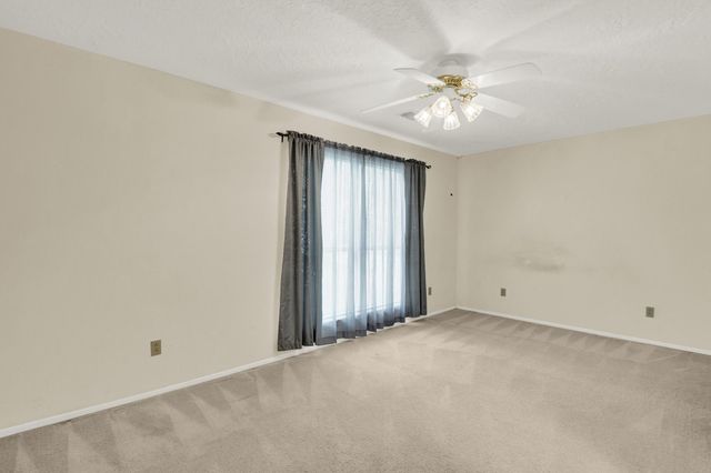 1714 Coe Road, Pinehurst, TX 77362