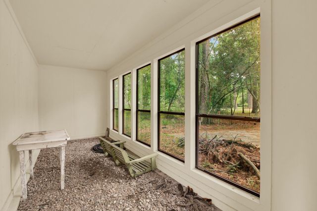 1714 Coe Road, Pinehurst, TX 77362