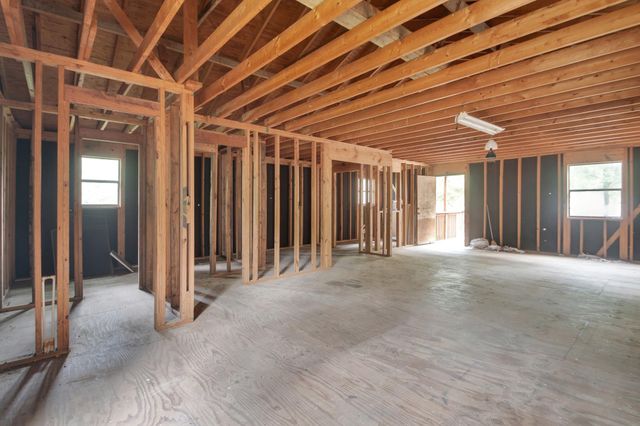 1714 Coe Road, Pinehurst, TX 77362