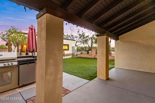 11071 N Paisano Avenue, Tucson, AZ 85742