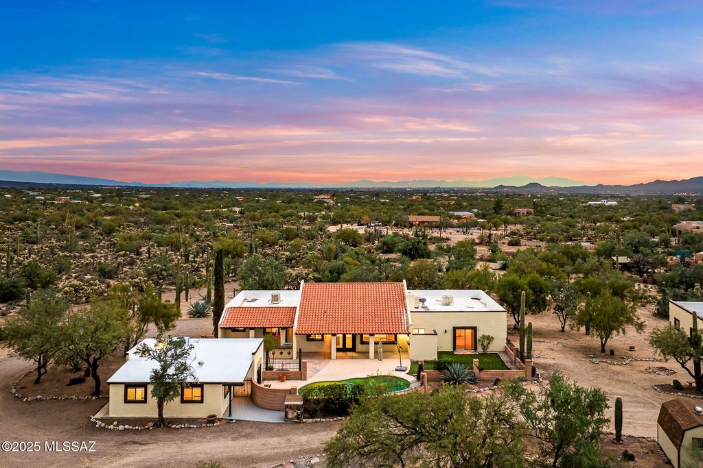 11071 N Paisano Avenue, Tucson, AZ 85742