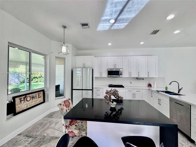 382 NE 19th Ave, Homestead, FL 33033