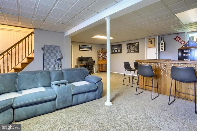 4621 ABBINGTON DR, Harrisburg, PA 17109