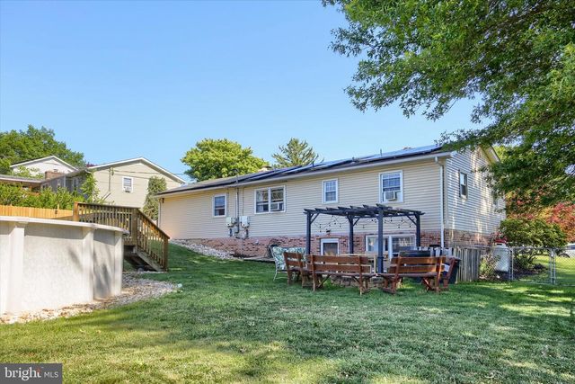 4621 ABBINGTON DR, Harrisburg, PA 17109