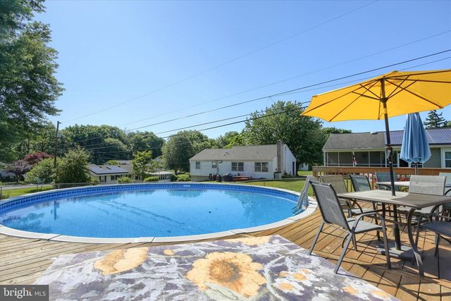 4621 ABBINGTON DR, Harrisburg, PA 17109