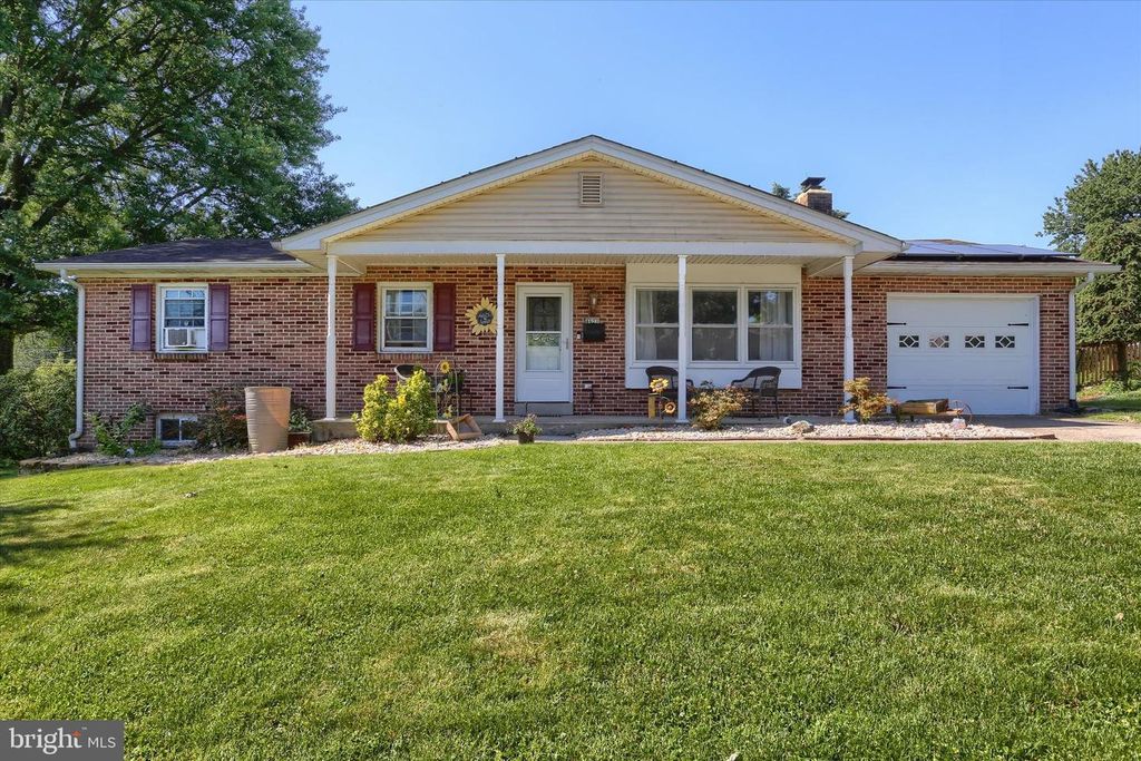 4621 ABBINGTON DR, Harrisburg, PA 17109
