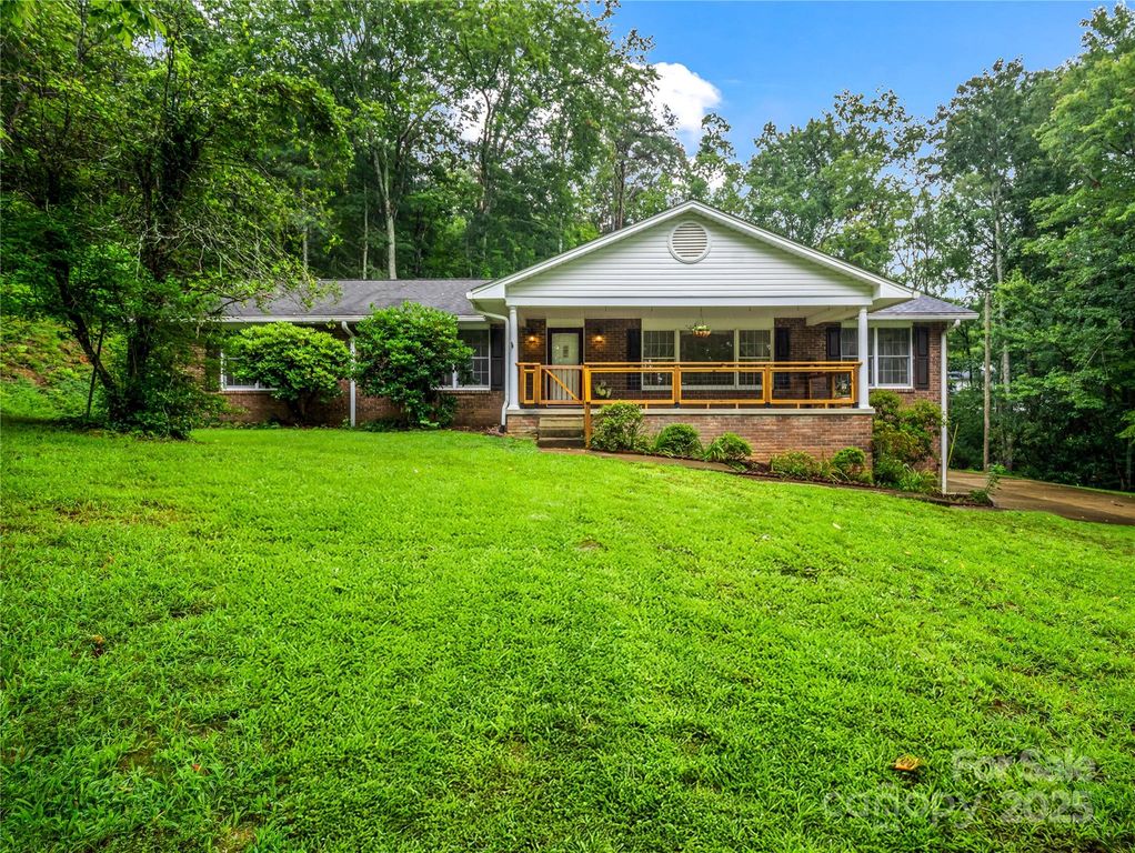 612 Buckeye Cove Road, Swannanoa, NC 28778