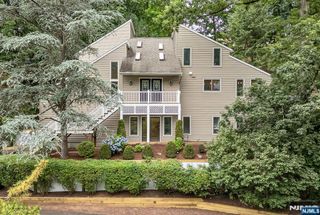 33 Berkshire Road, Woodcliff Lake, NJ 07677