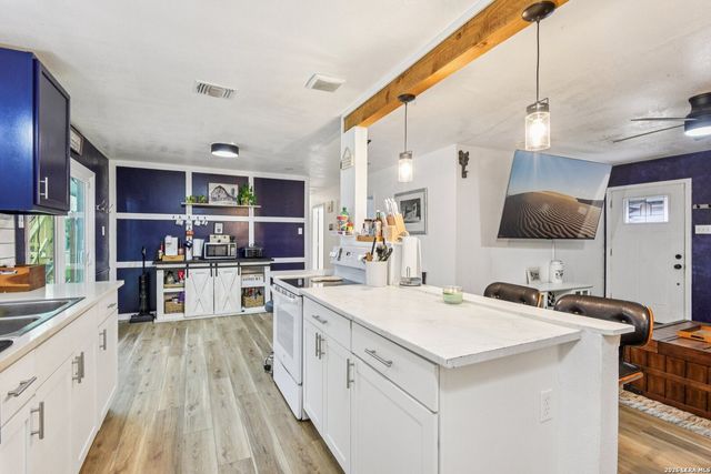 6267 Apple Valley, San Antonio, TX 78242