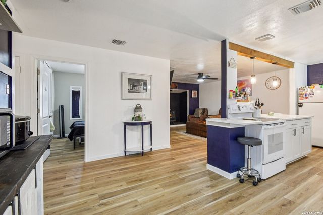 6267 Apple Valley, San Antonio, TX 78242